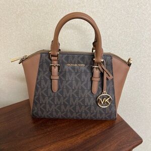 Michael Kors Crossbody Bag